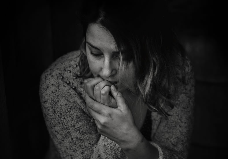 Fracasso nos Relacionamentos: A Busca por Conexões Autênticas em um Mundo Virtual